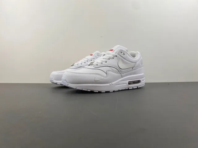 Nike Air Max 1 White Lifestyle Sneakers 10
