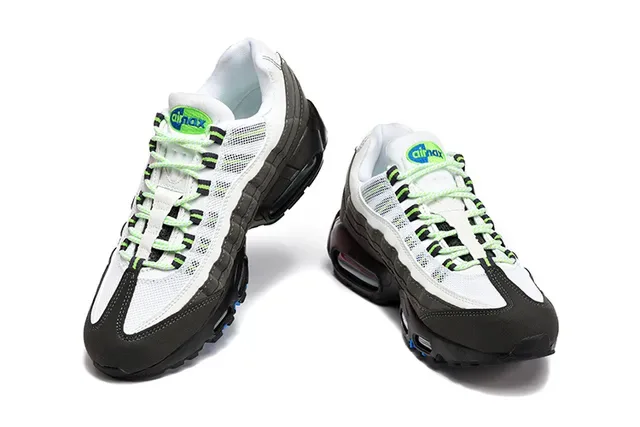 Nike Air Max 95 Pink and Black Lifestyle Sneakers 9