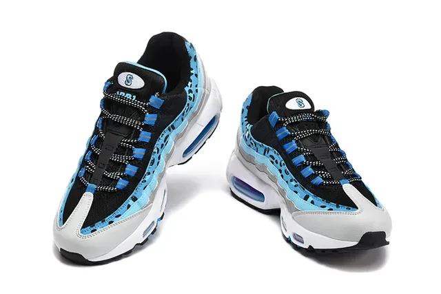 Nike Air Max 95 Pink and Black Lifestyle Sneakers 15