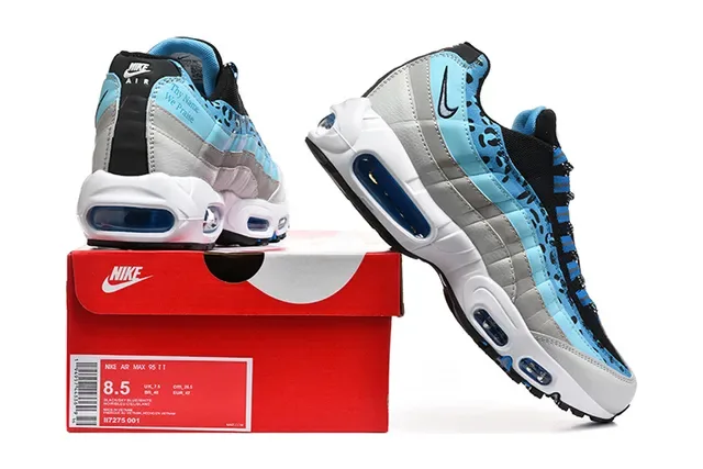 Nike Air Max 95 Pink and Black Lifestyle Sneakers 19