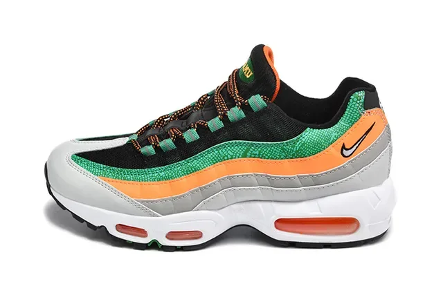 Nike Air Max 95 Pink and Black Lifestyle Sneakers 24