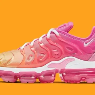 Nike Air Max Plus Gradient Pink and Gold Lifestyle Sneakers