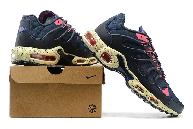 Nike Air Max Plus Navy Pink Speckled Midsole Lifestyle Sneakers 6