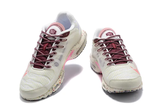 Nike Air Max Plus Pink and Maroon Lifestyle Sneakers 3