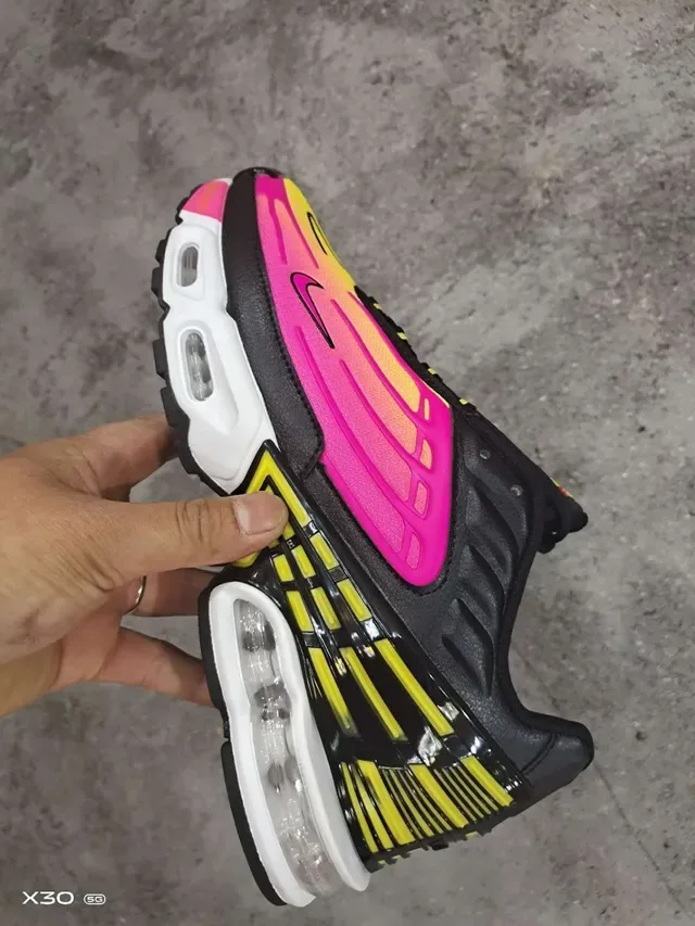 Nike Air Max Plus Tuned Air Gradient Pink Yellow Black Sneakers lifestyle 6