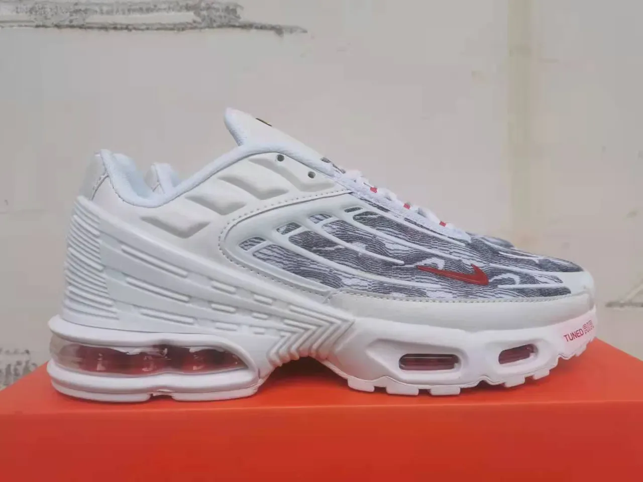Nike Air Max Plus Tuned Air White Gray Orange Lifestyle Sneakers 7