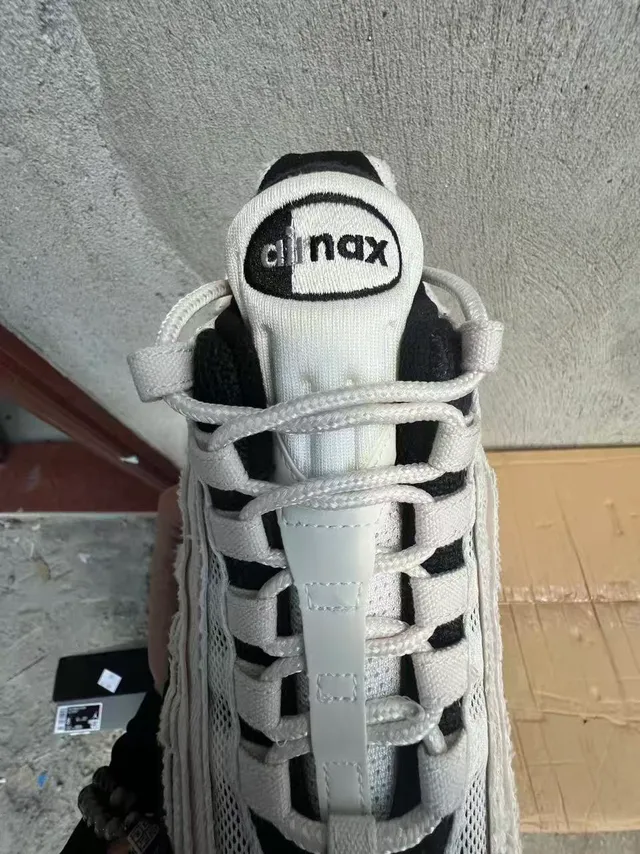 Nike Air Max Plus White Black Chunky Sneakers 4