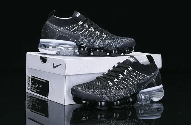 Nike Air VaporMax Flyknit Black White Dot Pattern Lifestyle Sneakers 10
