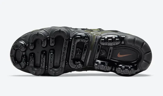 Nike Air VaporMax Plus Olive Green Black Lifestyle Sneakers 2