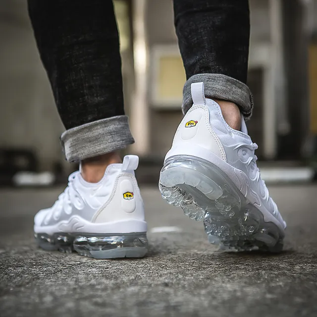 Nike Air VaporMax Plus White Lifestyle Sneakers 3