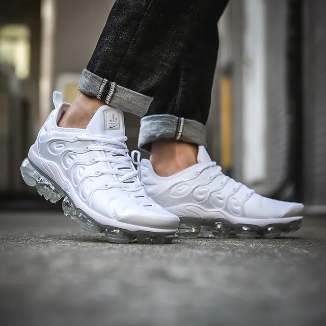 Nike Air VaporMax Plus White Lifestyle Sneakers 8