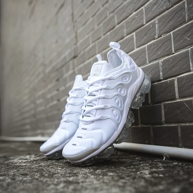 Nike Air VaporMax Plus White Lifestyle Sneakers 11