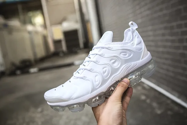 Nike Air VaporMax Plus White Lifestyle Sneakers 12
