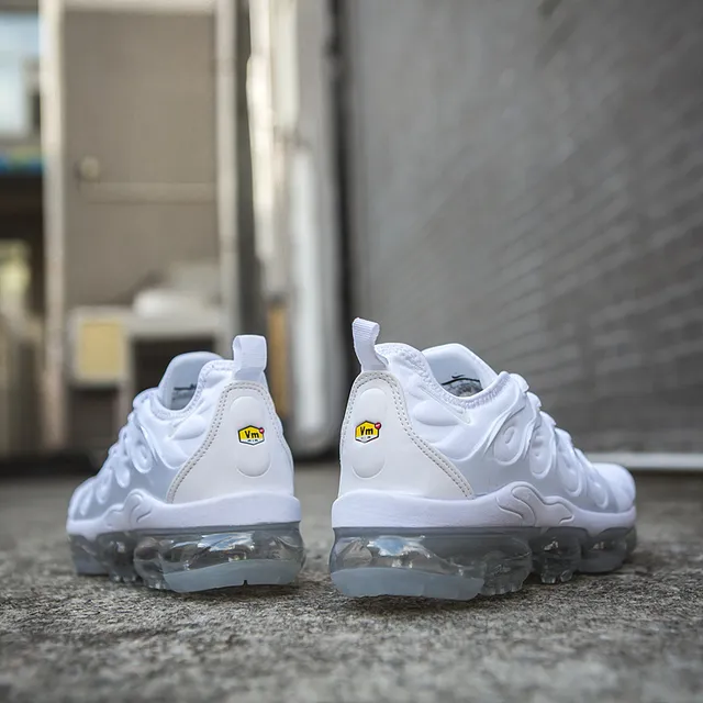 Nike Air VaporMax Plus White Lifestyle Sneakers 15
