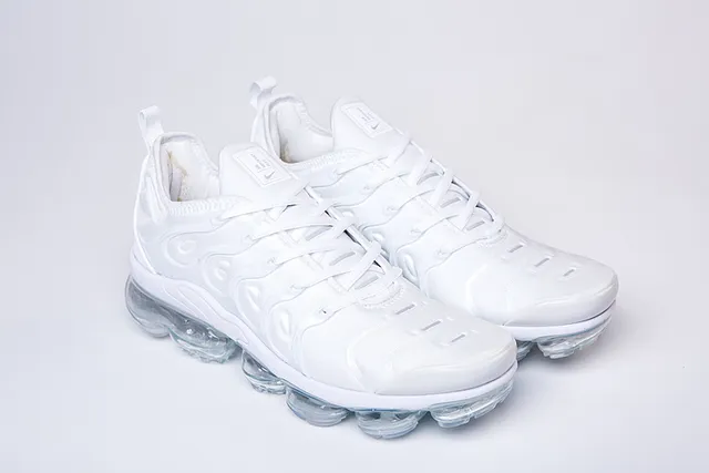 Nike Air VaporMax Plus White Lifestyle Sneakers 19