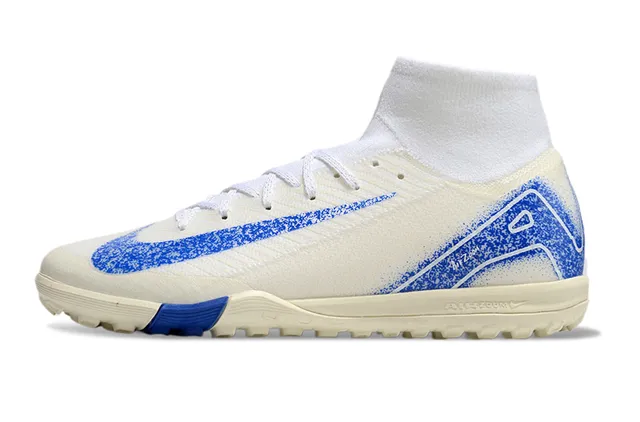 Nike Beige Blue Chaussures de football pour turf avec col de chaussette haut et upper Flyknit 7