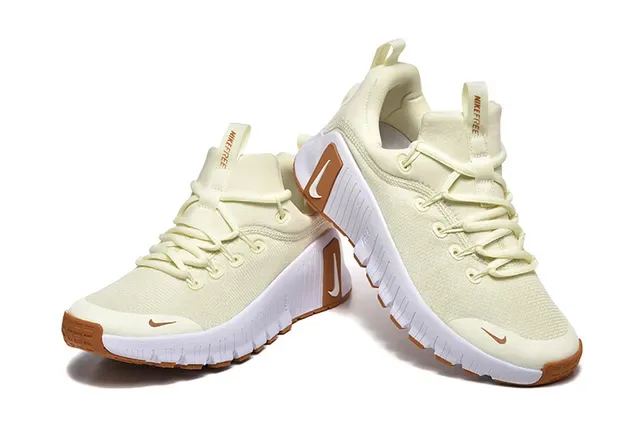 Nike Beige Marron Upper en Maille Sculpté avec Côtes Prononcées Semelle Intermédiaire Sneakers Lifestyle 3