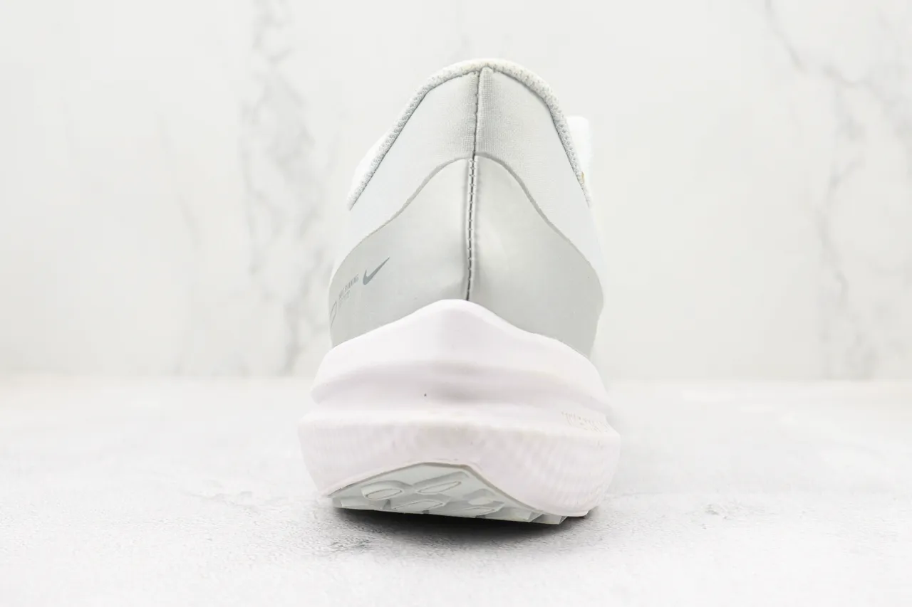 Nike Beige Gray Engineered Knit Upper Layered Synthetic Overlays Running Shoes 9