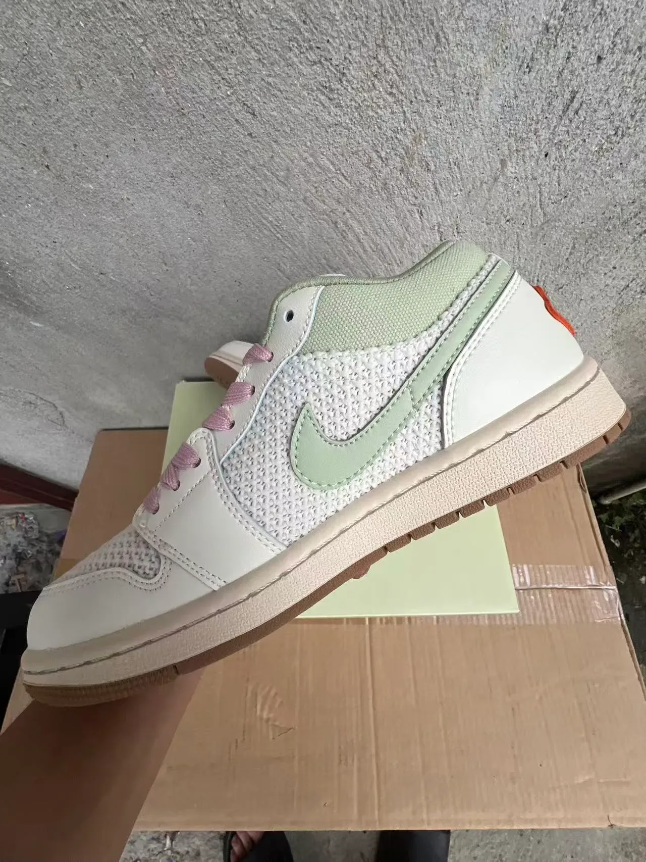 Nike Beige Green Low-Top Silhouette Textile-Mesh And Leather Overlay Construction Lifestyle Sneakers 5