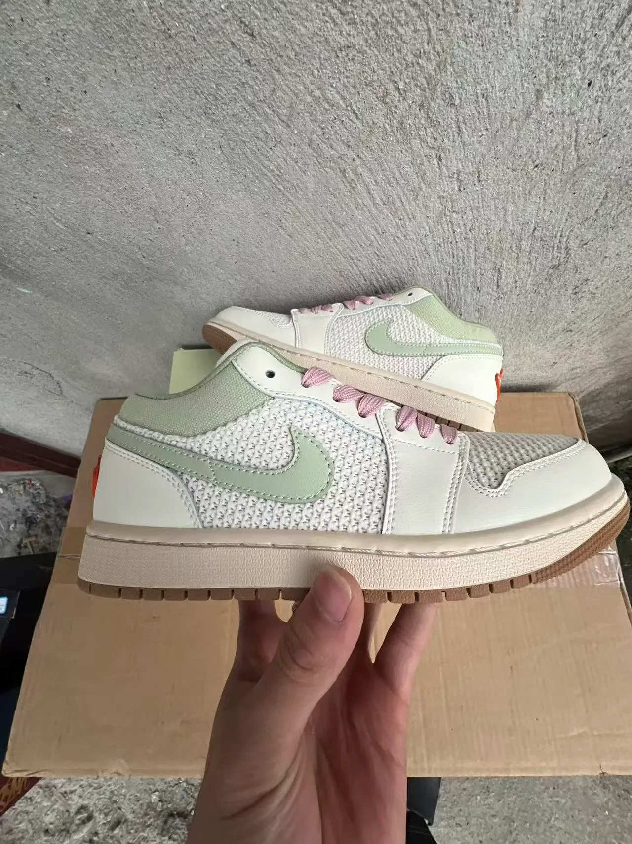 Nike Beige Green Low-Top Silhouette Textile-Mesh And Leather Overlay Construction Lifestyle Sneakers 7