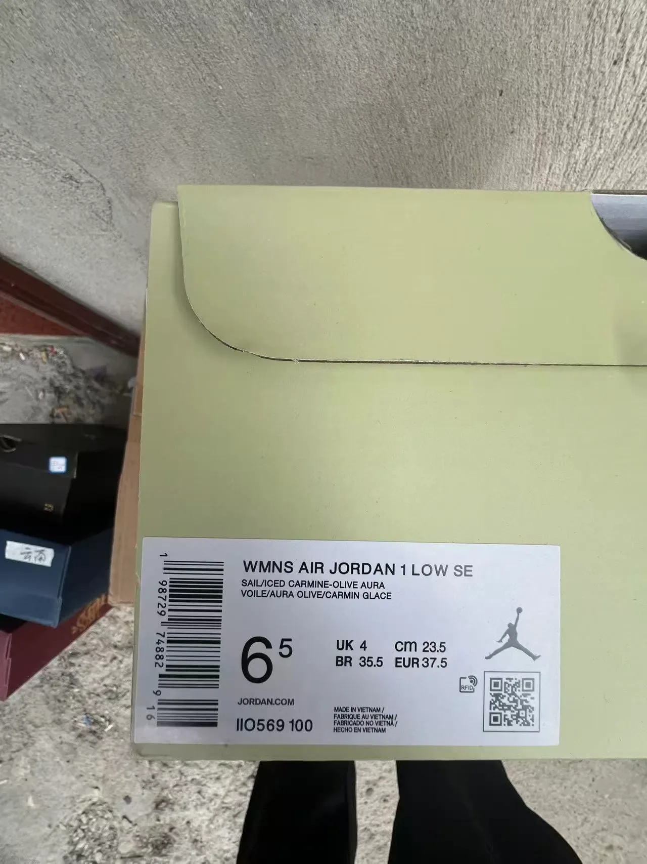 Nike Beige Green Low-Top Silhouette Textile-Mesh And Leather Overlay Construction Lifestyle Sneakers 10
