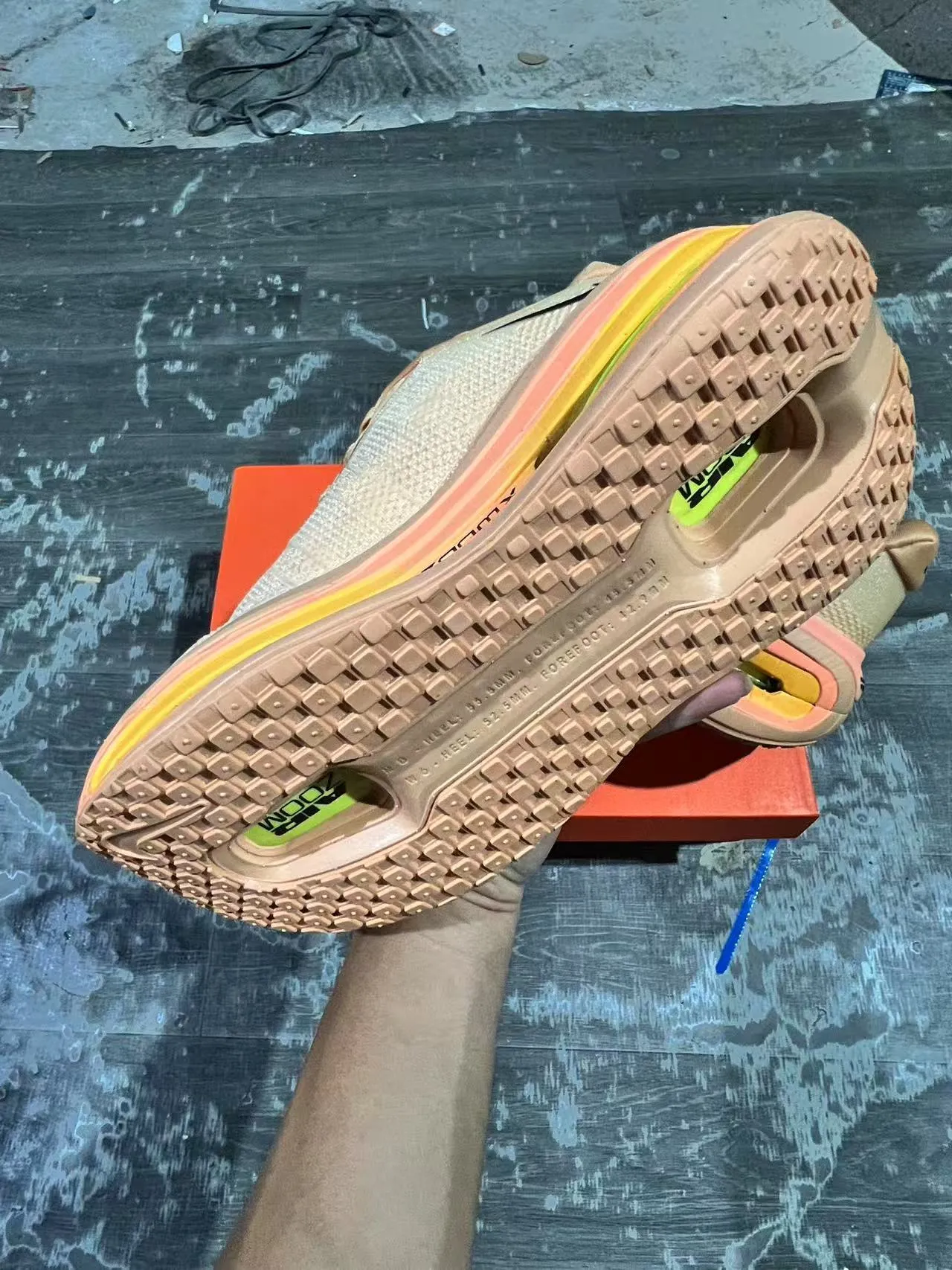 Nike Beige Orange Engineered Mesh Upper Exposed Multi-Layer Air Zoom Unit Running Shoes 6