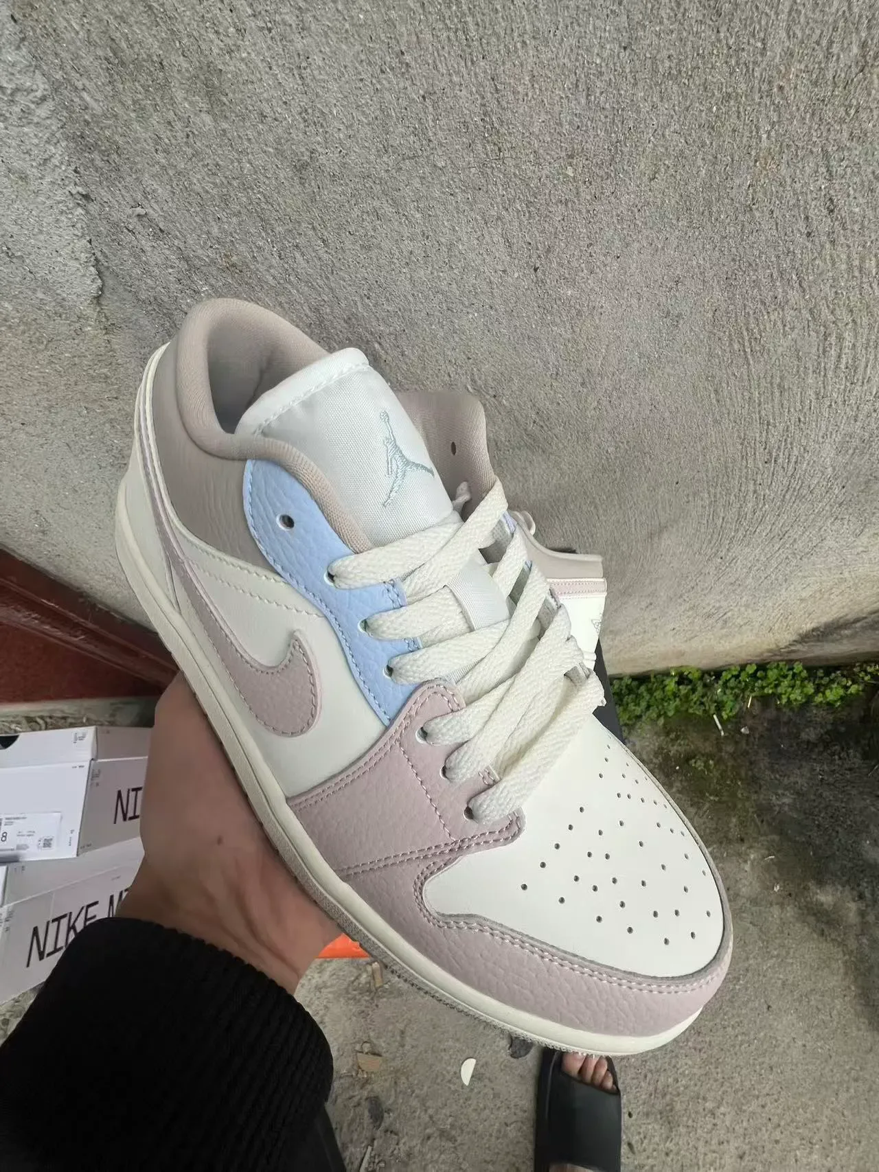 Nike Beige Pink Low-Top Multi-Panel Leather Lifestyle Sneakers 2