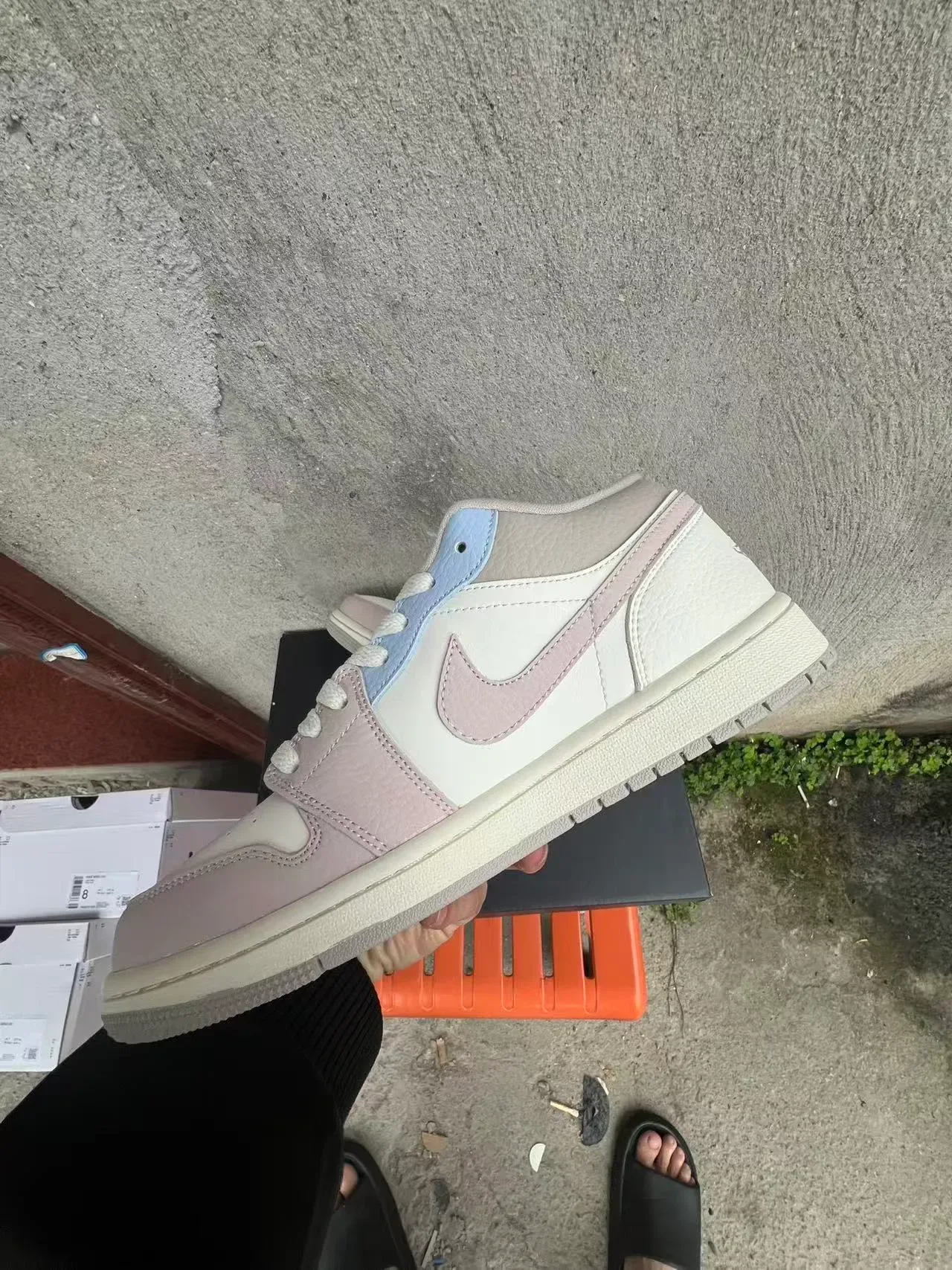 Nike Beige Pink Low-Top Multi-Panel Leather Lifestyle Sneakers 5