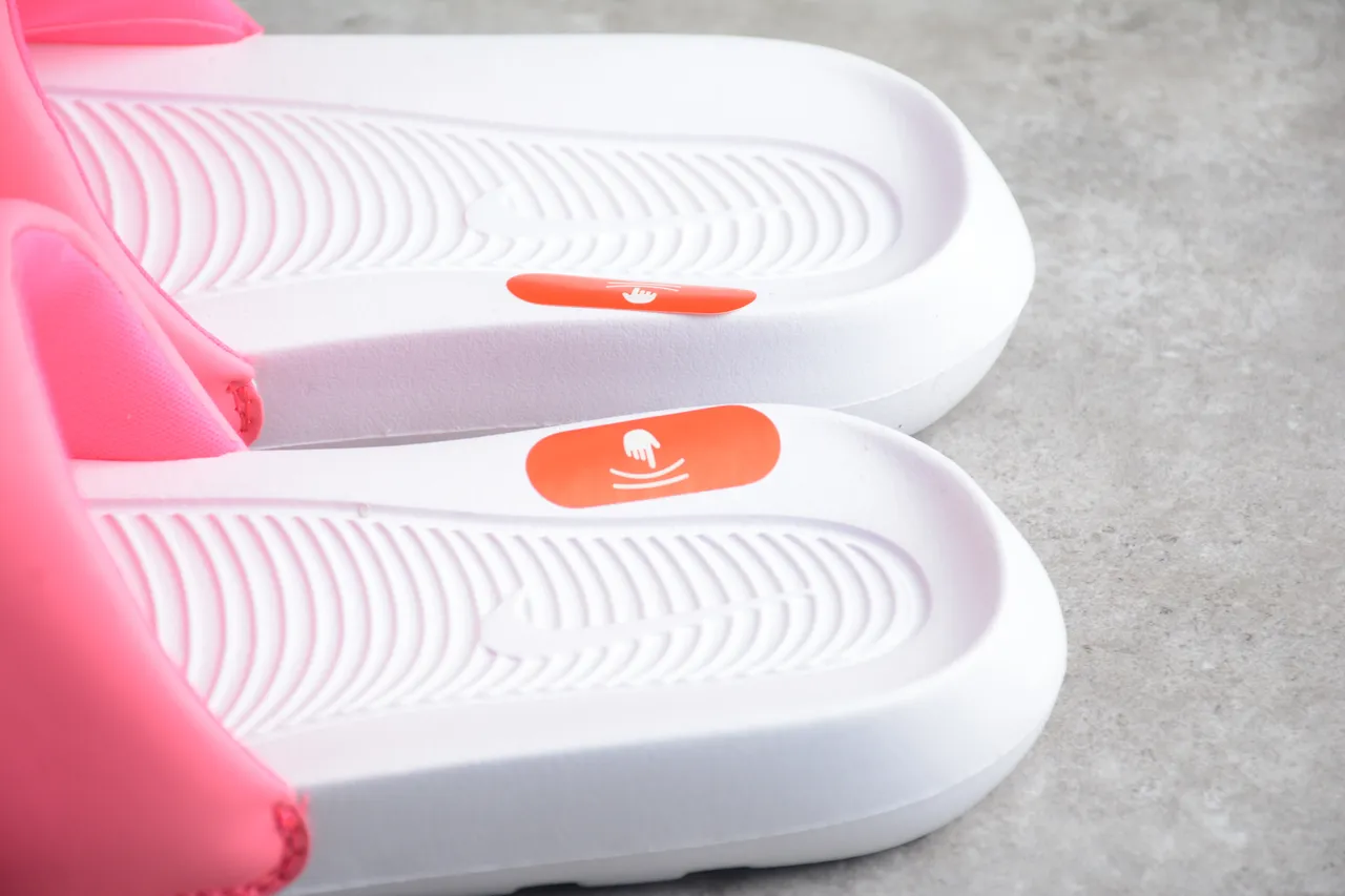 Nike Benassi JDI Pink and White Slippers 4