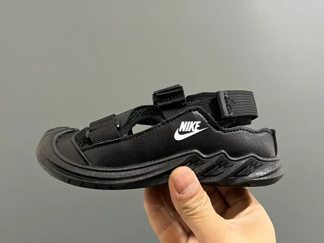 Nike 黑色 米色 多带 魔术贴 休闲凉鞋 6
