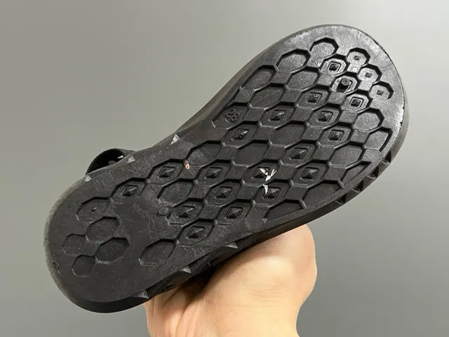 Nike 黑色 米色 多带 魔术贴 休闲凉鞋 9