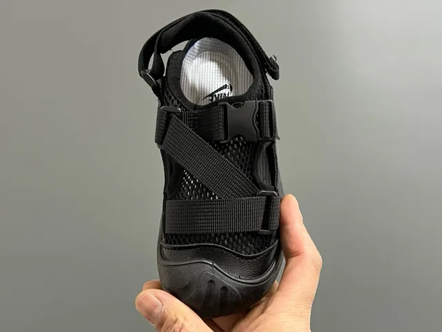 Nike 黑色 米色 多带 魔术贴 休闲凉鞋 10