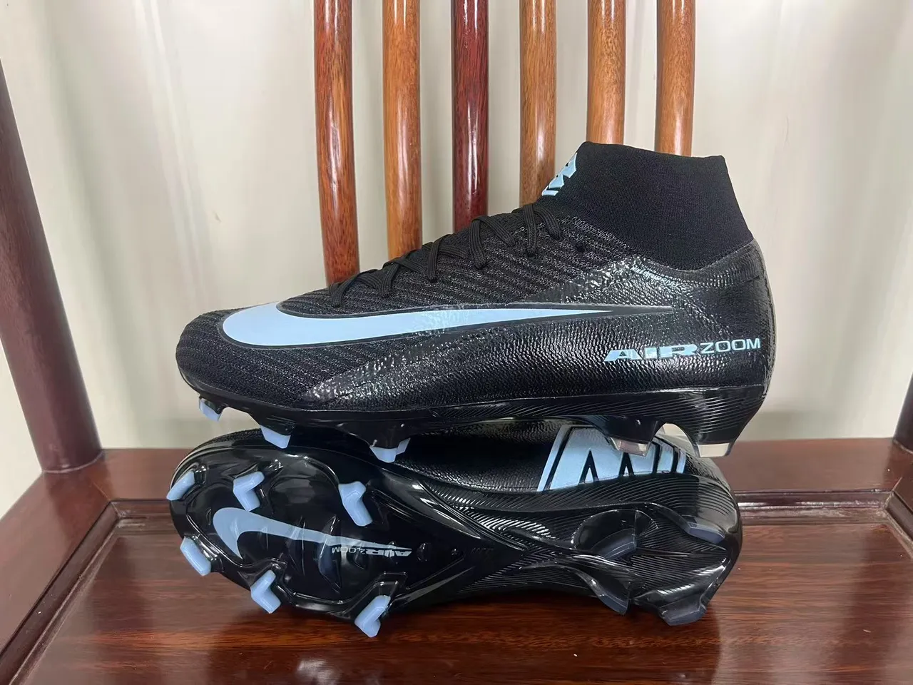 Nike Noir Bleu Haut-Coupé Collet Ajusté à la Chaussette Tricot Texturé/Synthétique Tige Terrain Ferme Chaussures de Football 7