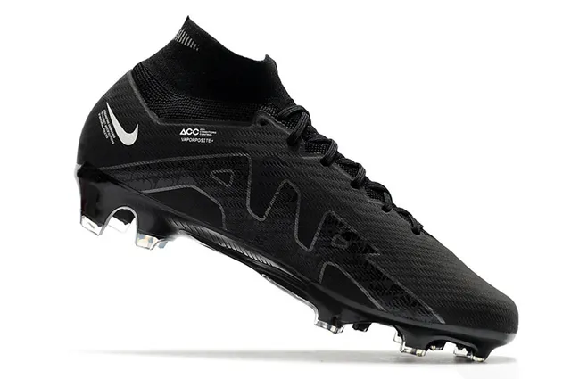 Nike কালো Flyknit উপর হাই-কাট সক কলার ফার্ম-ग्रাউন্ড ফুটবল জুতো 3