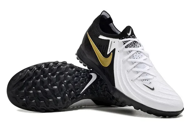 Nike Chaussures de football Turf Low-Cut Upper Synthétique et Tricot Noir et Or 3