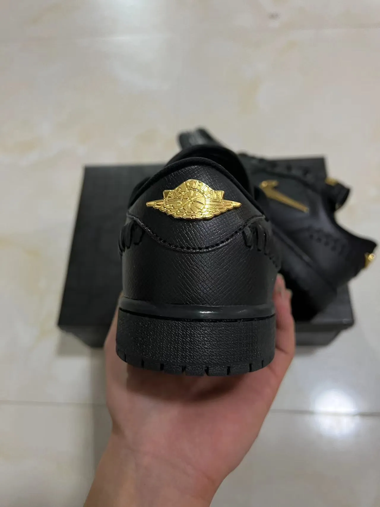 Nike Black Gold Textured Leather Upper Metallic Swoosh Lifestyle Sneakers 7