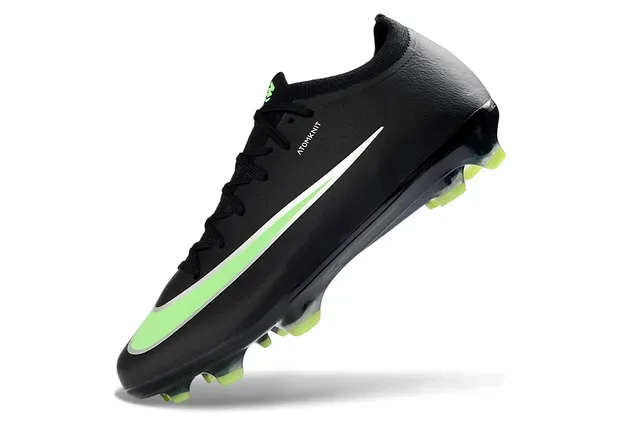 Nike Chaussures de football noir et vert coupe basse upper en knit studs moulés terrain ferme 3