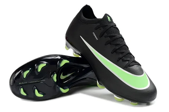 Nike Chaussures de football noir et vert coupe basse upper en knit studs moulés terrain ferme 4