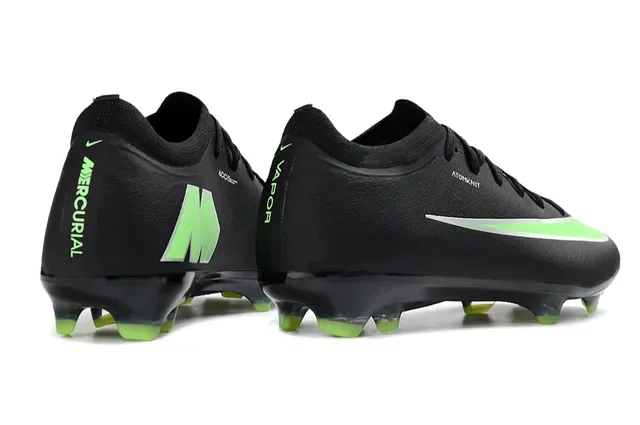Nike Chaussures de football noir et vert coupe basse upper en knit studs moulés terrain ferme 5