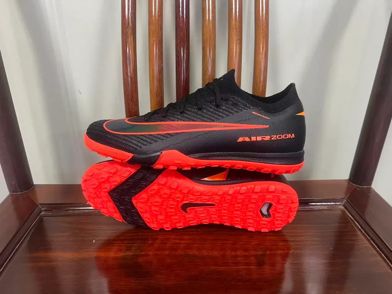 Chaussures de football Nike noir orange col knit overlay synthétique turf 7