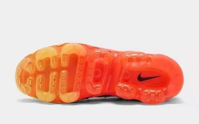 Nike Black Red Mesh And Synthetic Upper Wave-Shaped Cage Overlays Lifestyle Sneakers 2