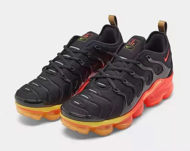 Nike Black Red Mesh And Synthetic Upper Wave-Shaped Cage Overlays Lifestyle Sneakers 3