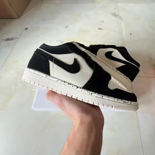Nike Black White Low-Top Speckled Midsole Lifestyle Sneakers
