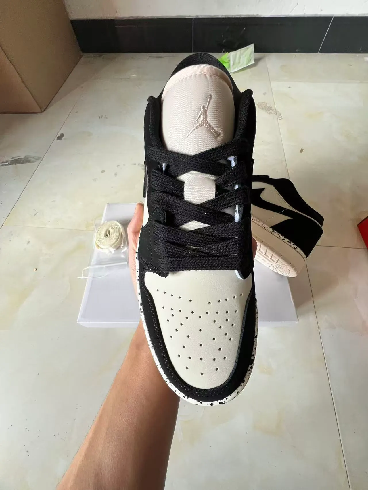 Nike Black White Low-Top Speckled Midsole Lifestyle Sneakers 3