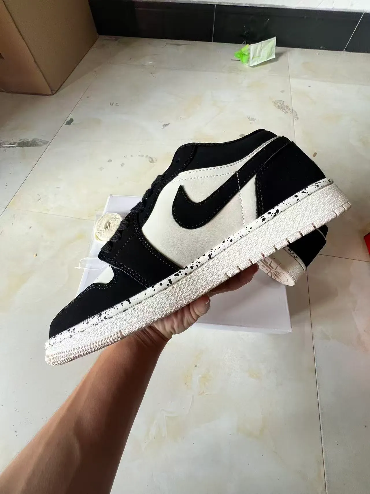 Nike Black White Low-Top Speckled Midsole Lifestyle Sneakers 5