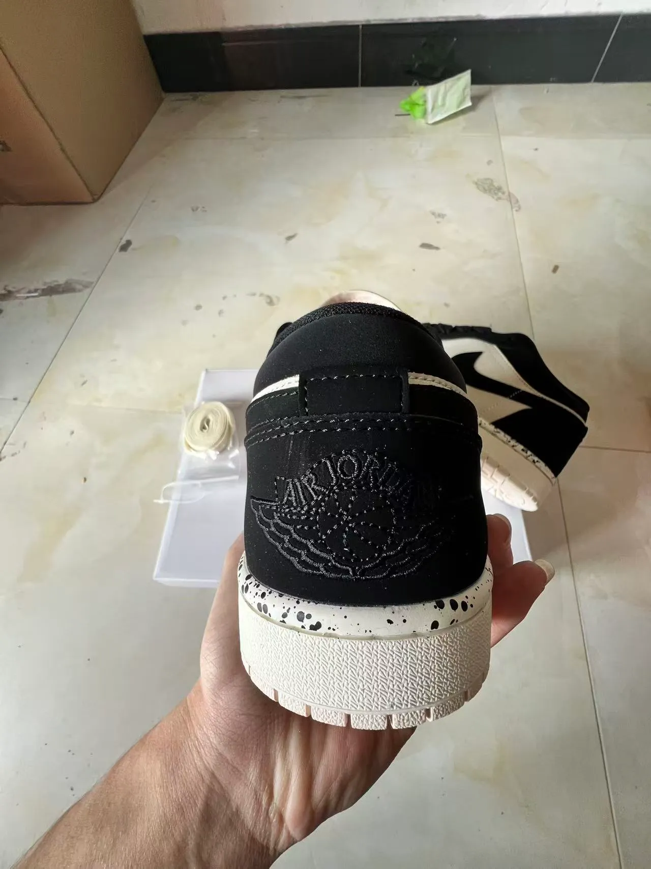 Nike Black White Low-Top Speckled Midsole Lifestyle Sneakers 8