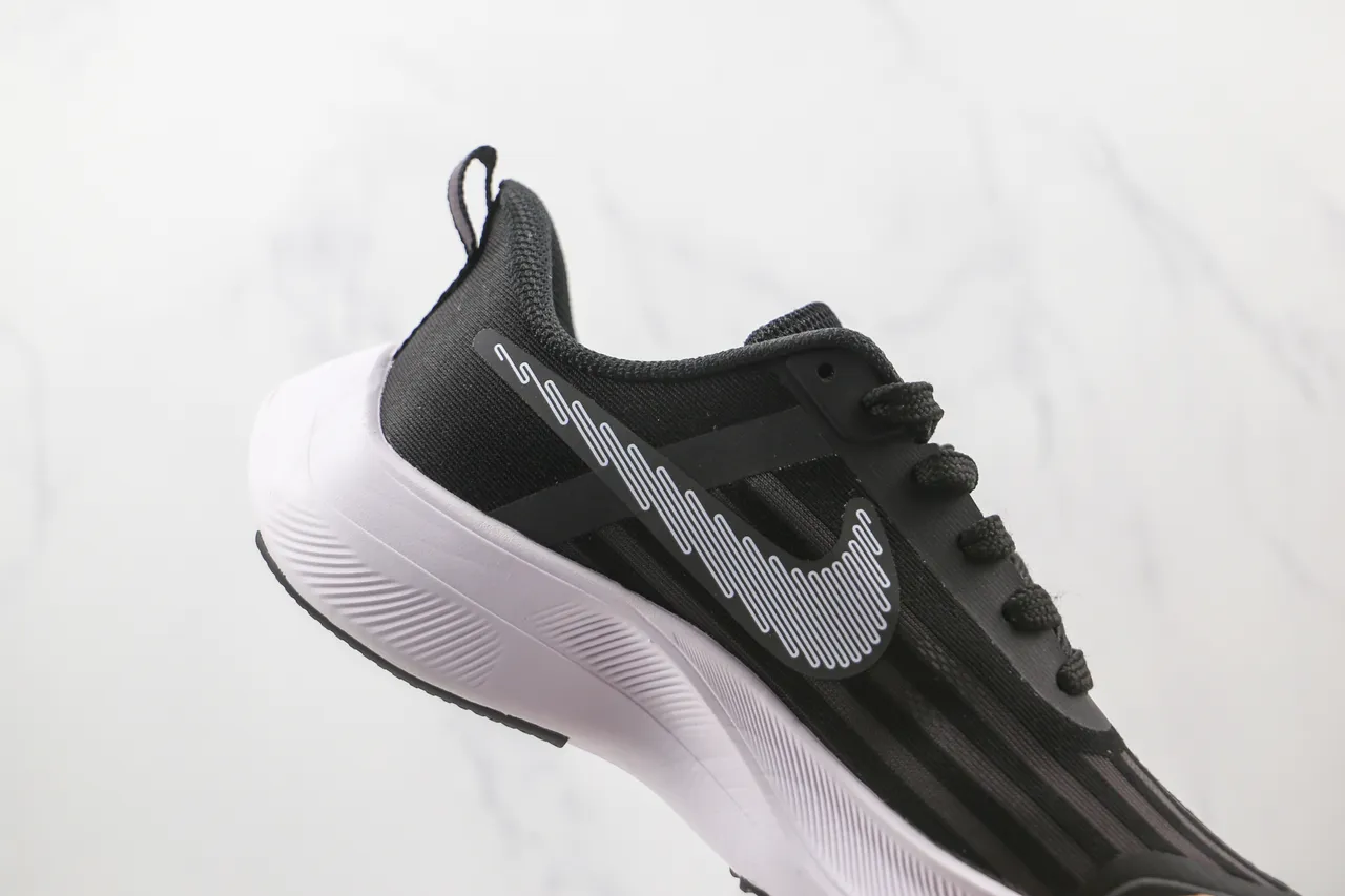 Nike Chaussures de course noir blanc rayé maille supérieure line-art swoosh 6