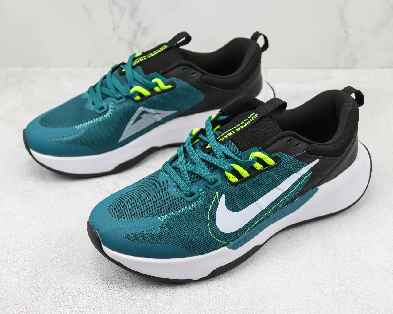 Nike Blue Black Mesh Upper Chunky White Midsole Running Shoes 4