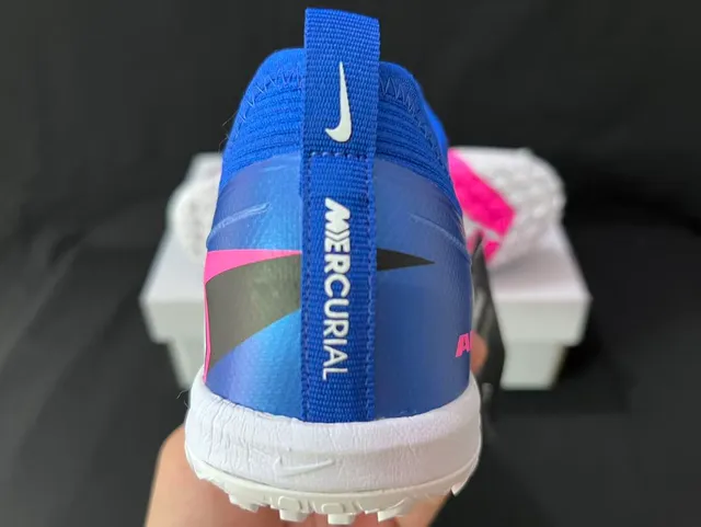 Nike Blue Pink Knit Upper Engineered Ribbing Turf Soccer Shoes 10