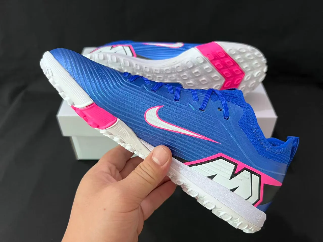 Nike Blue Pink Knit Upper Engineered Ribbing Turf Soccer Shoes 11